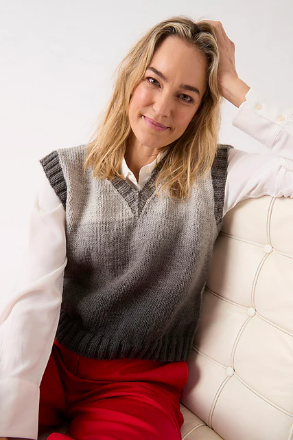 10844 Vest in Show by Sirdar - Image 2