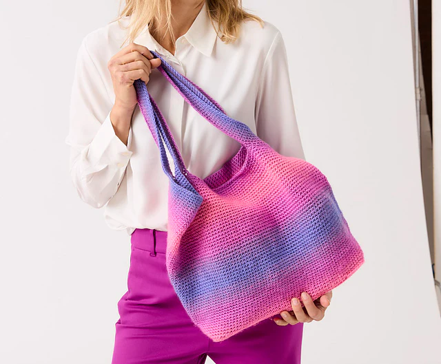 10848 Totally Crochet Tote by Sirdar - Image 2