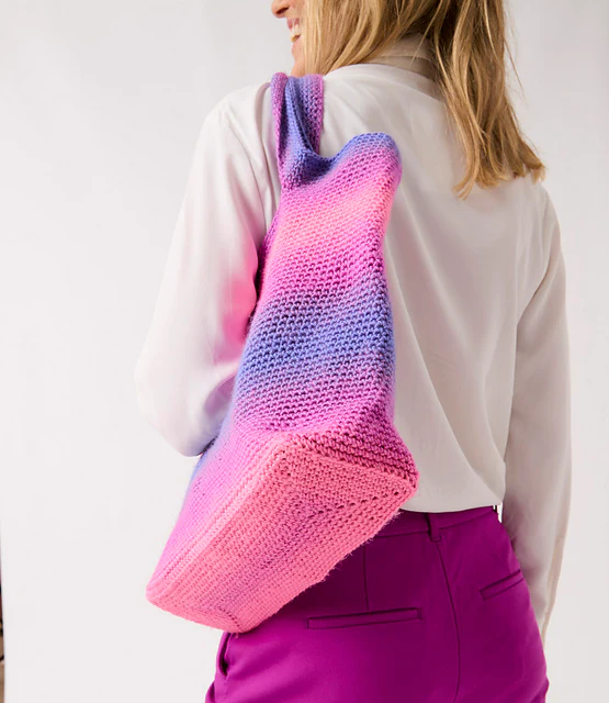 10848 Totally Crochet Tote by Sirdar - Image 3