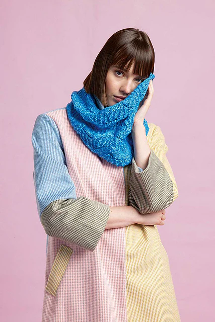 Cowl Zumra by LANGYARNS SWITZERLAND - Image 2