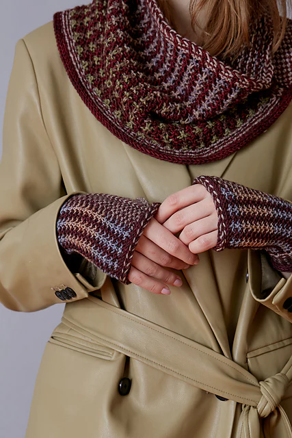Architrave Cowl + Mitts by Catherine Salter Bayar - Image 5