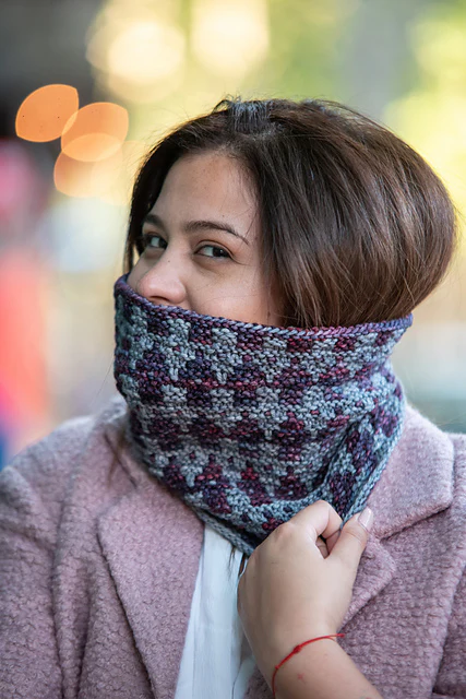 Arrow Cowl by Mia Rinde - Image 2