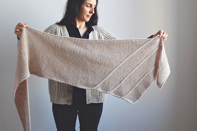 Askell shawl by Solenn Couix-Loarer - Image 3