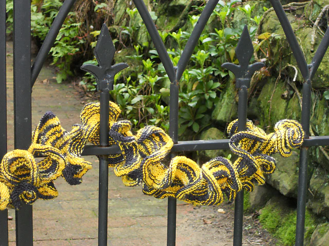 Barb's Koigu Ruffle by Kit Hutchin - Image 3