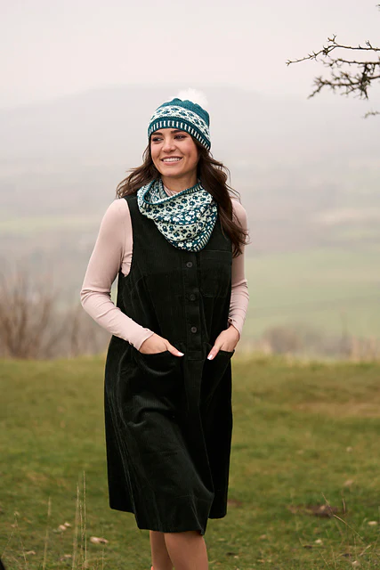 Carbonated Hat & Cowl by Tanis Gray - Image 2