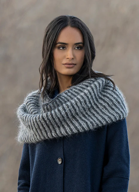 Castle Rock Cowl by Mary Pranica - Image 3