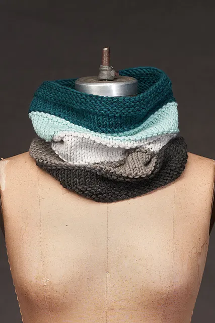 Clems Run Cowl by Jocelyn Tunney - Image 4