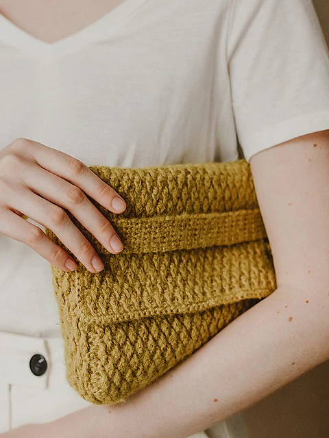 Clutch Lunti by Pascuali Designs