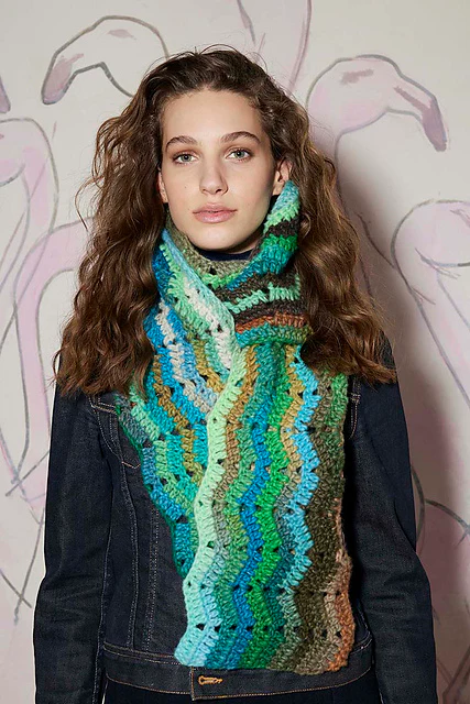 Crocheted scarf Zuzanna by LANGYARNS SWITZERLAND - Image 2