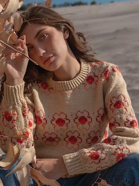 Dana Pullover by Laura Zukaite