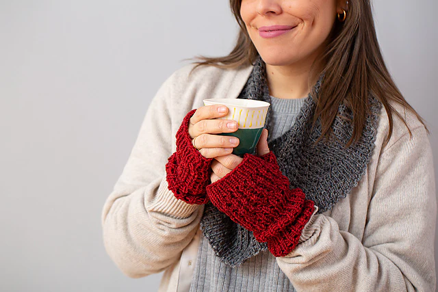 Filigree Mitts by Catherine Salter Bayar - Image 3