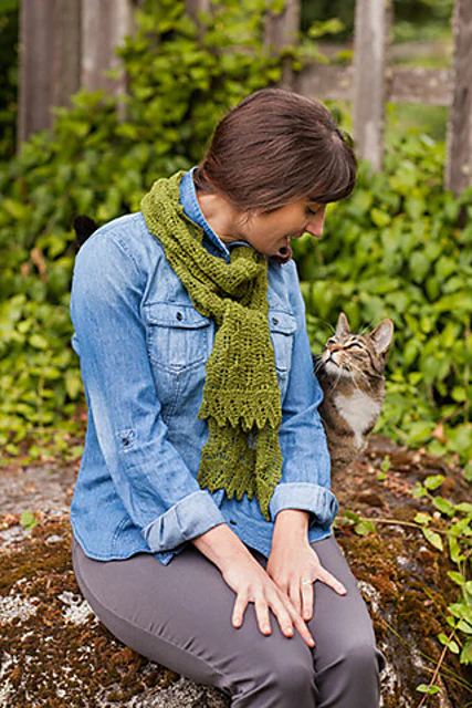 Fir Cone Lace Shawl & Scarf by Churchmouse Yarns and Teas - Image 2