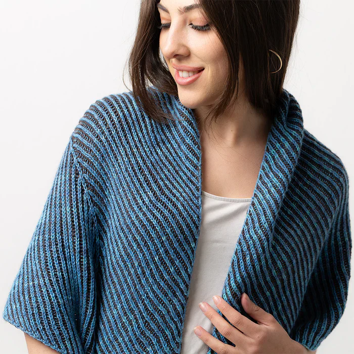 Free - Twisted Trapeze Wrap - Image 4