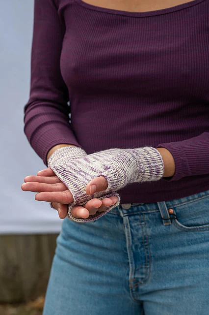 Germantown mitts by Åsa Buchta - Image 2