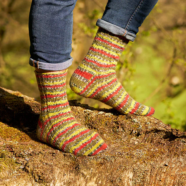 Green Woodpecker Mock Cable Socks by Winwick Mum - Image 4