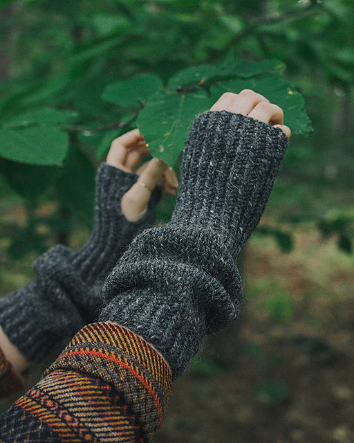 Hale Mitts by Peace Fleece - Image 5