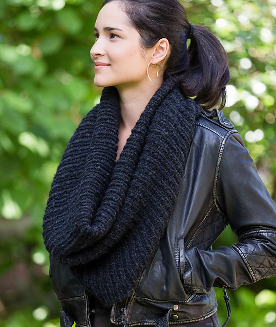 Half & Half Cowl by Churchmouse Yarns and Teas - Image 2