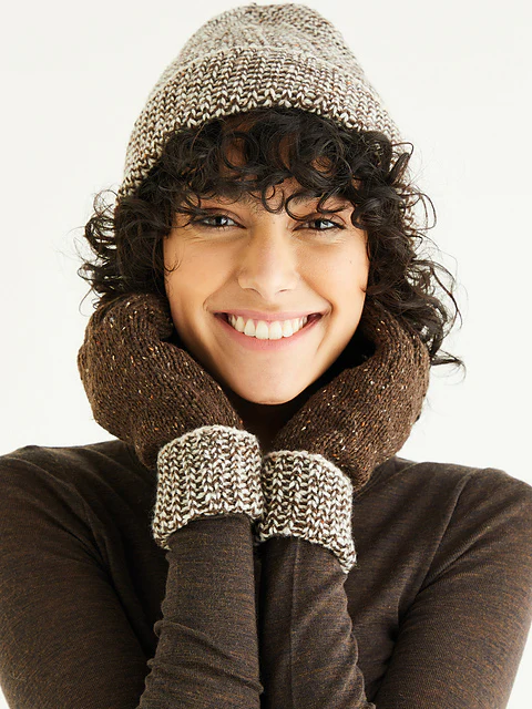 Hat & Mitts 10297 by Sirdar - Image 2