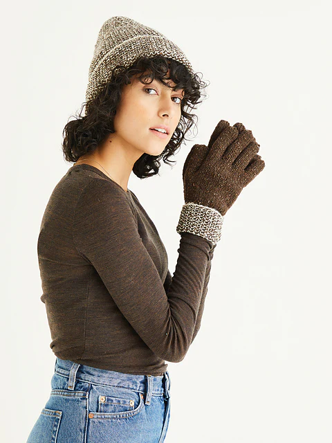 Hat & Mitts 10297 by Sirdar - Image 4