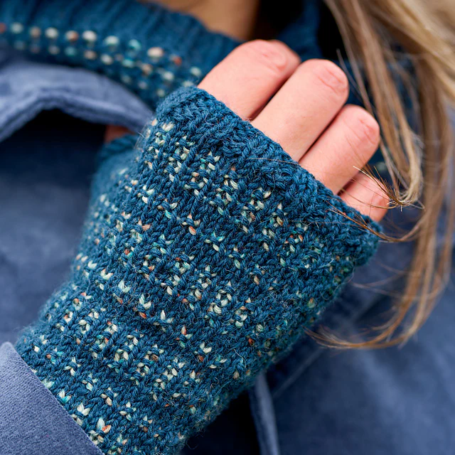 Jamie Hat, Cowl and Wrist Warmers by Sarah Hatton - Image 2