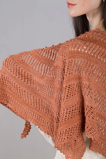 Kashimi 16 by Urth Yarns - Image 3
