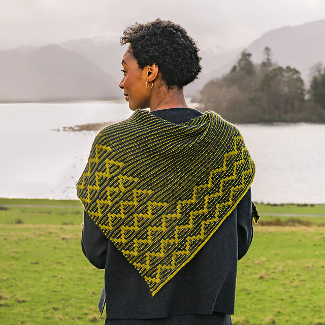 Kyria Shawl by Hanna Maciejewska - Image 2