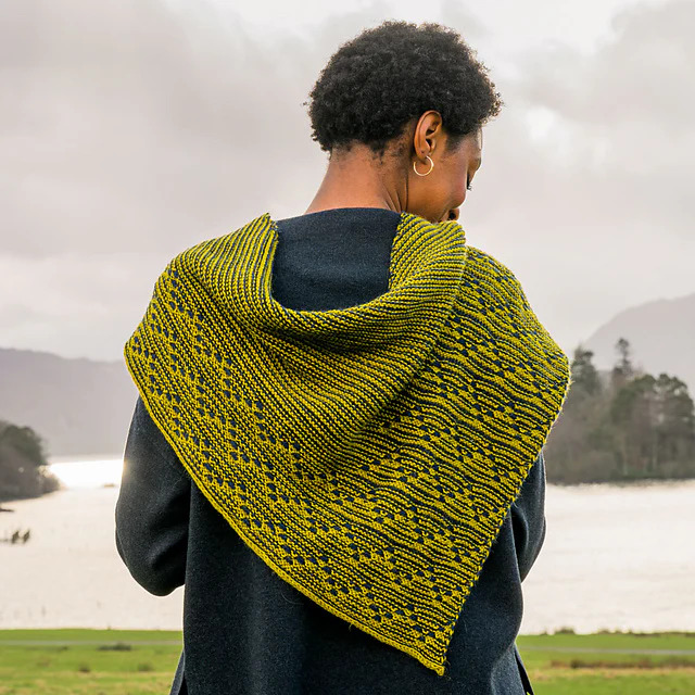 Kyria Shawl by Hanna Maciejewska - Image 3
