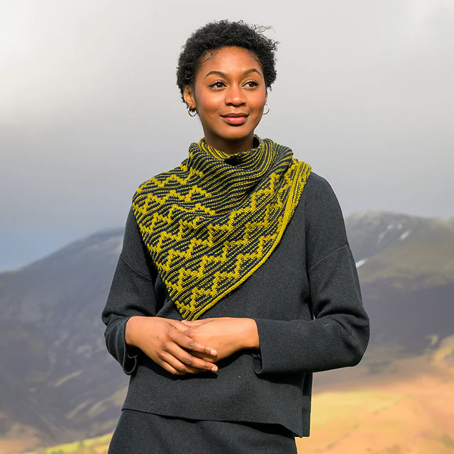Kyria Shawl by Hanna Maciejewska - Image 5