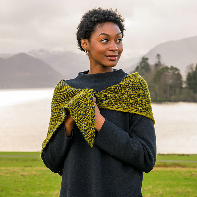 Kyria Shawl by Hanna Maciejewska - Image 6