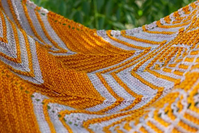 La Mondiola Wrap by Malabrigo - Image 2