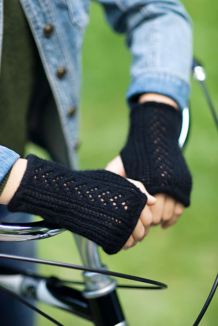 Lace Back Fingerless Gloves by Churchmouse Yarns and Teas - Image 2