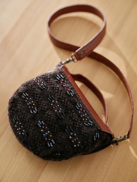Laine Beaded Colourwork: A Modern Approach to Knitting with Beads by Jeanette Sloan - Image 14