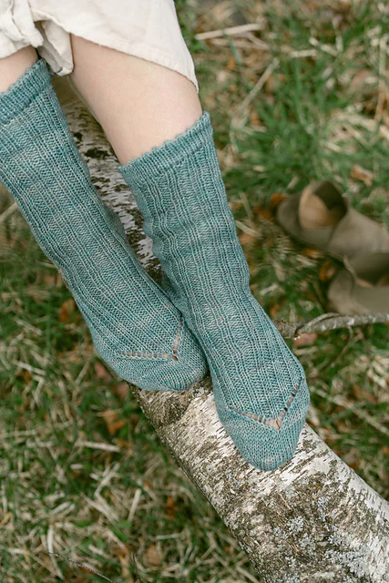Laine Field Notes: 20 Textured Knits for Everyday Beauty by Olga Putano - Image 4