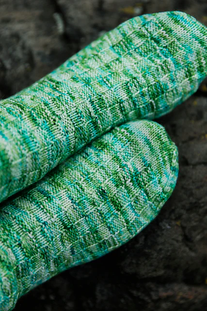 Laine Soothing Stitches Knits for a Quiet Mind by Paulina Kuunsola - Image 9