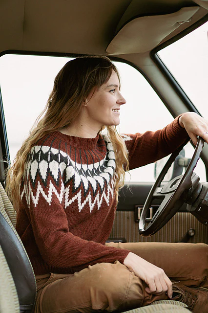 Laine Unfolding Landscapes: 17 Knits for the Road by Ronja Hakalehto - Image 10