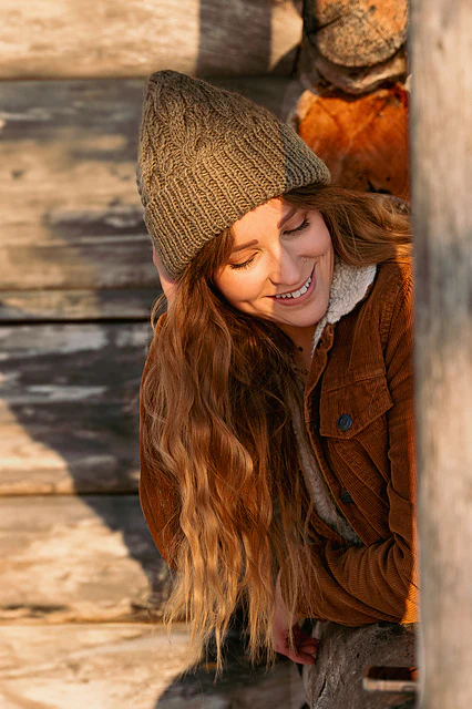 Laine Unfolding Landscapes: 17 Knits for the Road by Ronja Hakalehto - Image 14