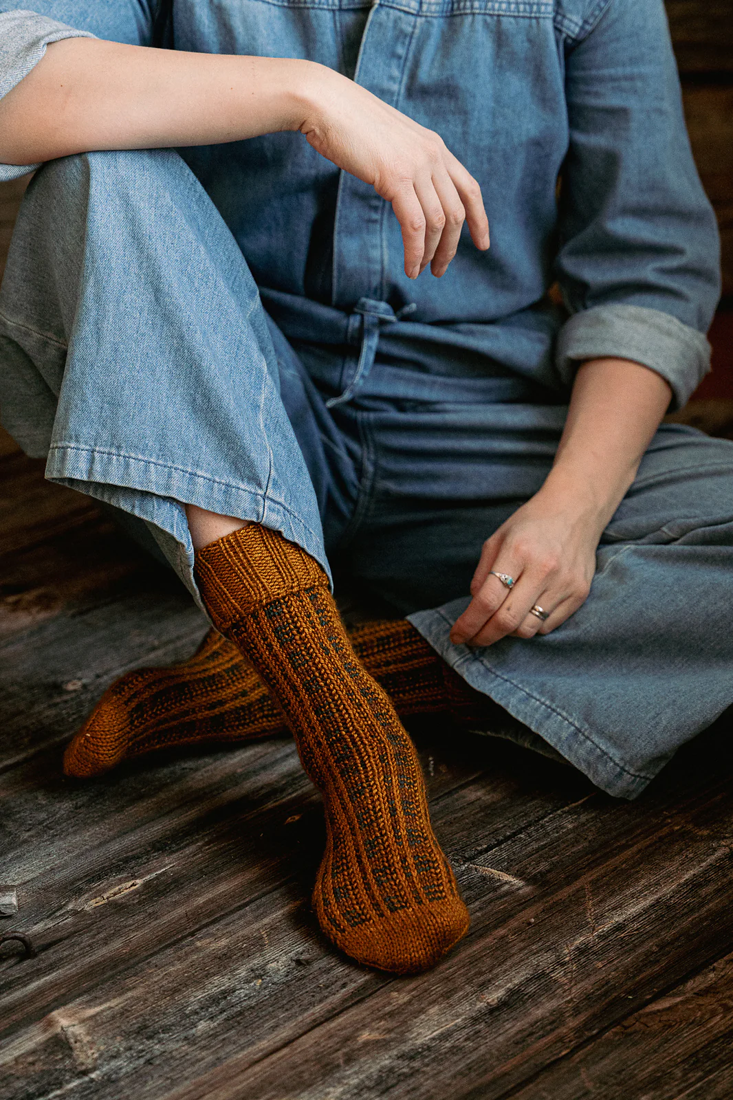 Laine Unfolding Landscapes: 17 Knits for the Road by Ronja Hakalehto - Image 15