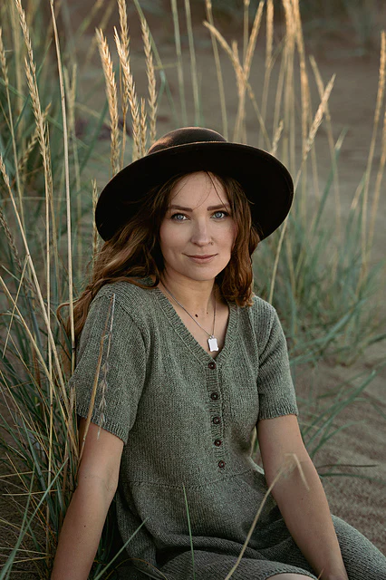 Laine Unfolding Landscapes: 17 Knits for the Road by Ronja Hakalehto - Image 3