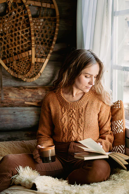 Laine Unfolding Landscapes: 17 Knits for the Road by Ronja Hakalehto - Image 9