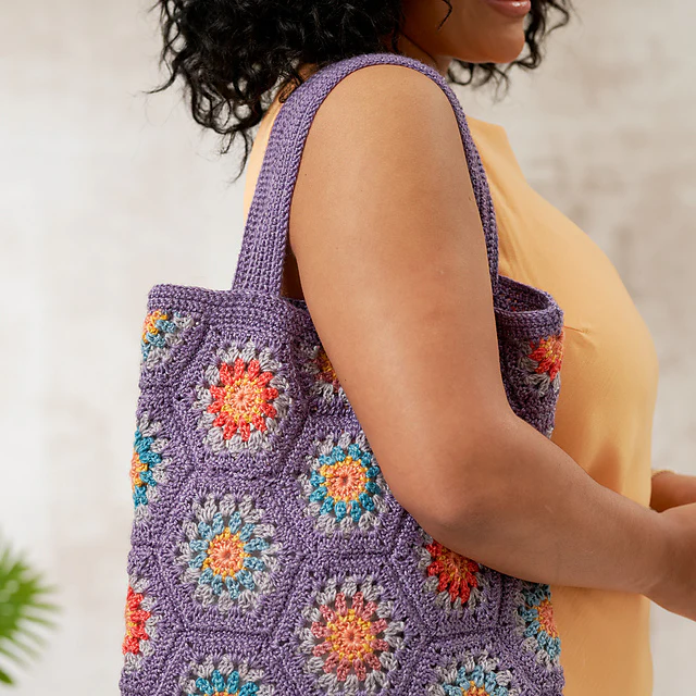 Leonora Shawl & Bag by Cassie Ward - Image 4
