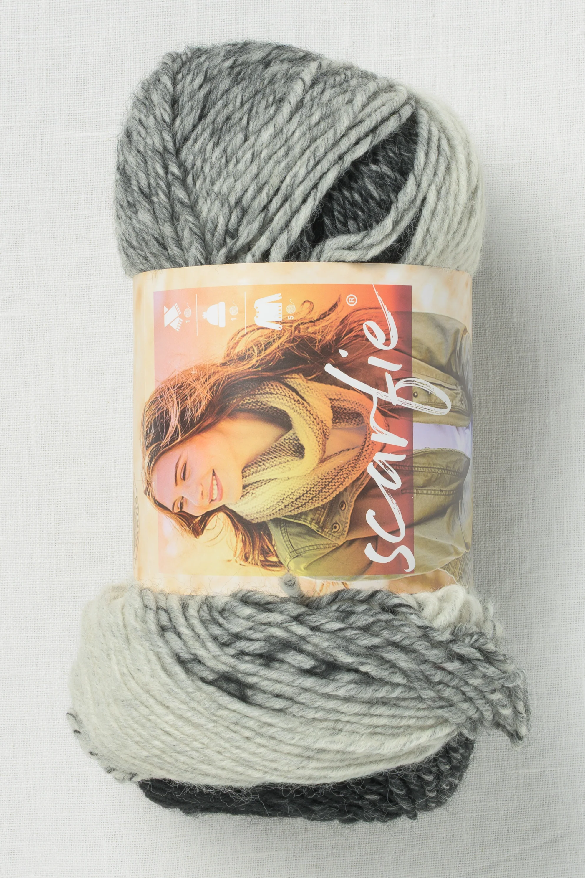 Lion Brand Scarfie 201BK Cream Black