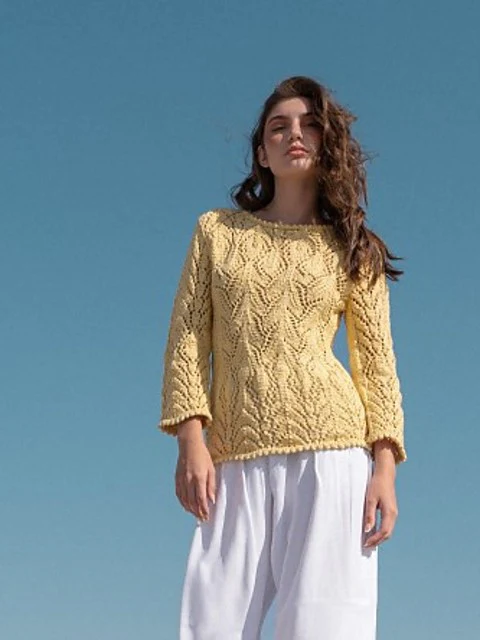 Lis Pullover by Laura Zukaite