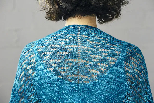 Lluvia Shawl by Susanna IC - Image 6