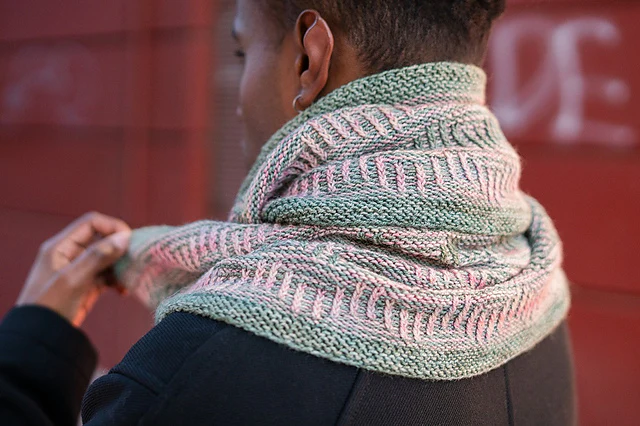 Melody Cowl by Susana Lobos Garcia - Image 4