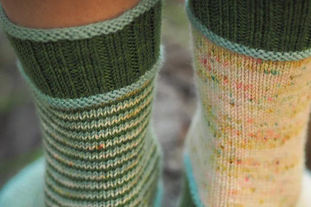 Mix & Mingle by Plucky Knitter Design - Image 4