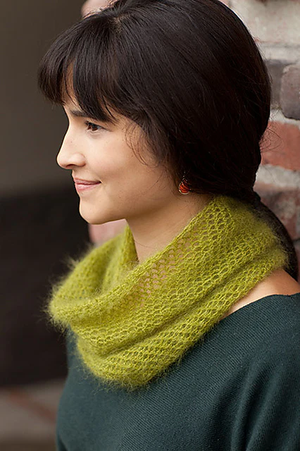 Moebius Cowl by Churchmouse Yarns and Teas - Image 2