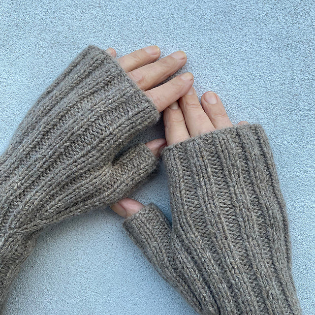 Nuuk Gloves by Pernille Larsen - Image 2