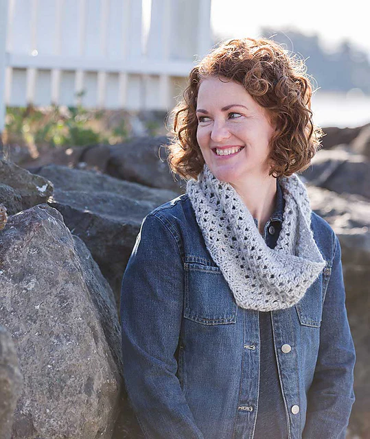 Over & Over Cowl & Infinity Loop by Churchmouse Yarns and Teas - Image 4