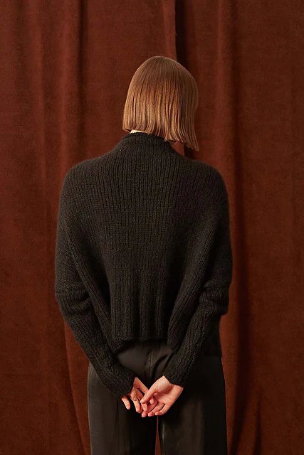 Poncho sweater Dakota by LANGYARNS SWITZERLAND - Image 4
