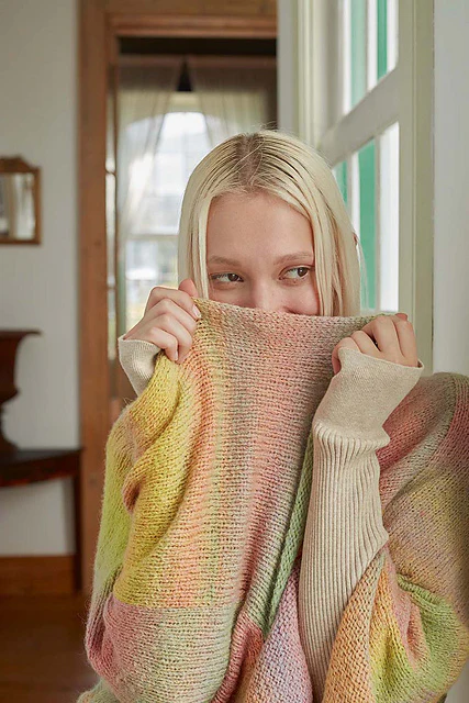 Poncho Raina LANGYARNS SWITZERLAND - Image 2